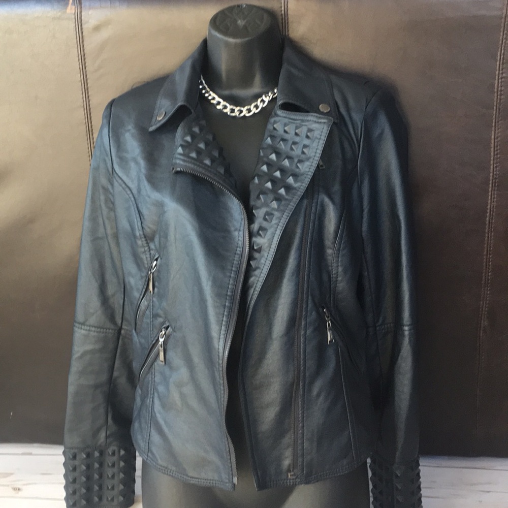 Jacket - Picture 1 of 6